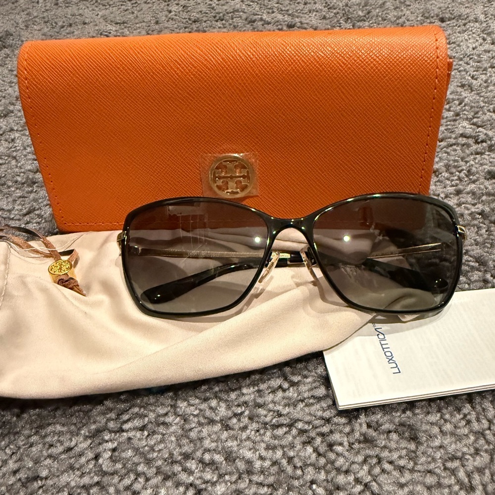 Tory Burch 6028 Black Sunglasses with Orange Case